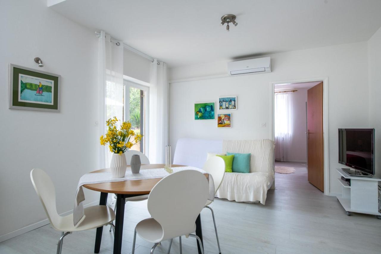 Apartment Alex Labin  Extérieur photo